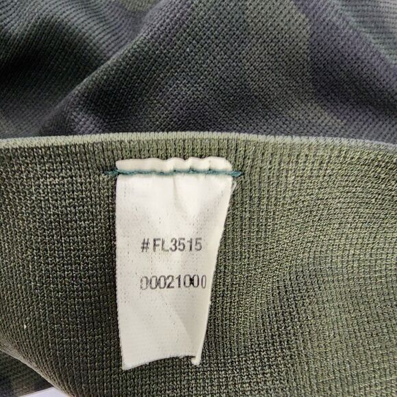 Spanx Women Cropped Leggings Size Medium Look At Me Now Seamless Sage Green Camo - Picture 8 of 8